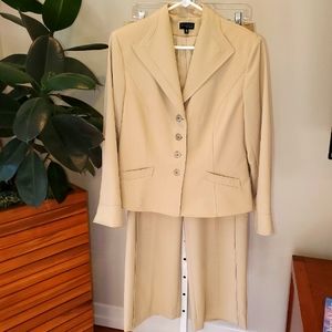 Juliana Collezione 2 piece suit blazer size 10, pants are size 8